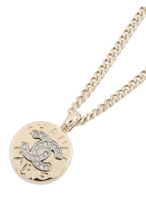 CHANEL Pre-Owned 2025 CC Gold Plated Strass Round Pendant Necklace costume necklace