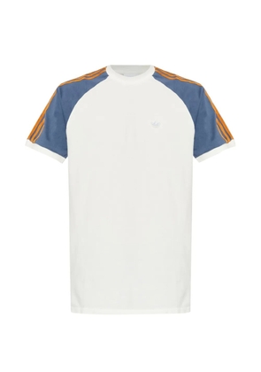 adidas raglan-sleeve logo-patch T-shirt - White