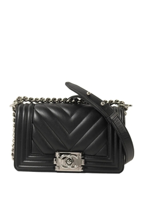 CHANEL Pre-Owned Boy chevron-quilted crossbody bag - Black