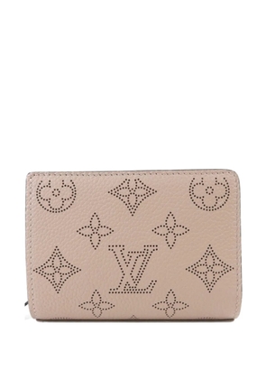 Louis Vuitton Pre-Owned Mahina leather wallet - Neutrals