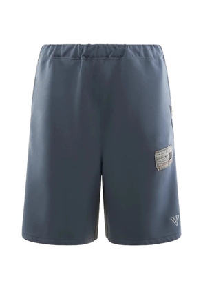 Maison MIHARA YASUHIRO logo-patch panelled shorts - Blue