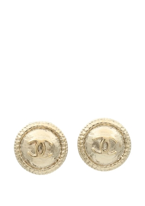 CHANEL Pre-Owned CC logo-embossed earrings - Gold