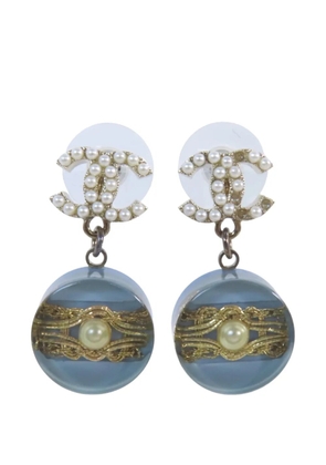 CHANEL Pre-Owned pearl-embellished earrings - Gold