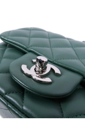 CHANEL Pre-Owned mini Classic 17 turn-lock quilted lambskin shoulder bag - Green