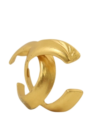 CHANEL Pre-Owned CC-logo brooch - Gold