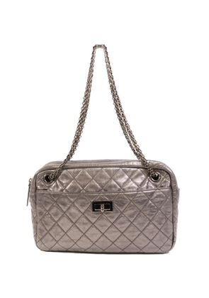 CHANEL Pre-Owned 2.55 diamond-quilted shoulder bag - Grey