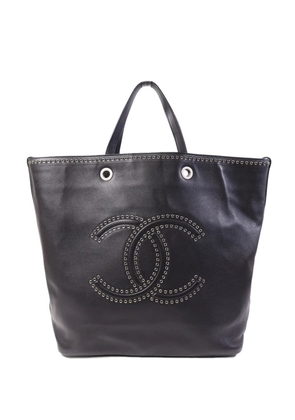 CHANEL Pre-Owned eyelet-embellished CC-logo tote bag - Black