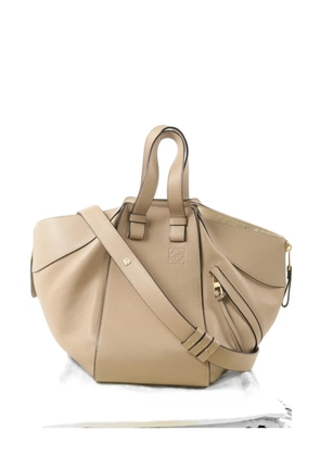 Loewe Pre-Owned Hammock leather shoulder bag - Neutrals