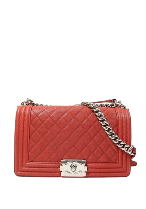CHANEL Pre-Owned Boy quilted shoulder bag - Red