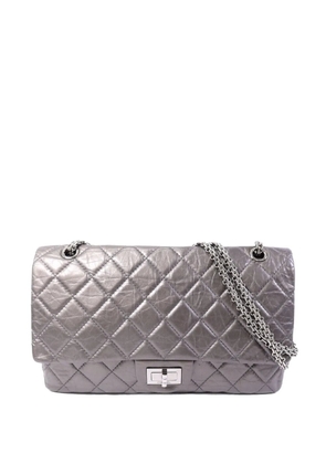 CHANEL Pre-Owned 2.55 Maxi shoulder bag - Grey
