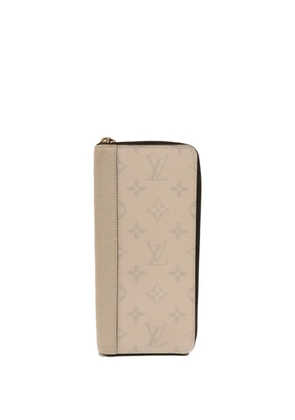 Louis Vuitton Pre-Owned Taigarama Zippy wallet - White