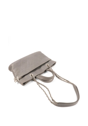CHANEL Pre-Owned quilted CC charm shoulder bag - Grey