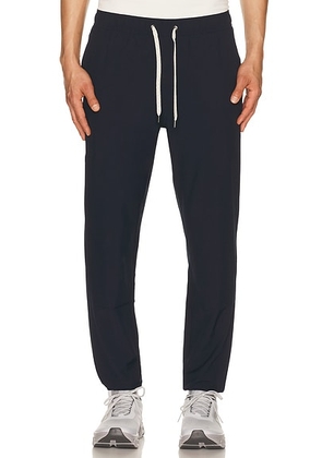 Vuori Kore Lined 28 Jogger in Ink - Blue. Size M (also in S, L, XL/1X, XXL/2X).