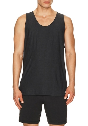 Vuori Strato Tech Tank in Charcoal Heather - Grey. Size S (also in M, L, XL/1X, XXL/2X).
