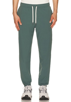 Vuori Kore Lined 28 Jogger in Agate Green - Green. Size S (also in M, L, XL/1X, XXL/2X).