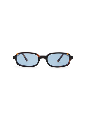 Lu Goldie Vera Sunglasses in Brown.