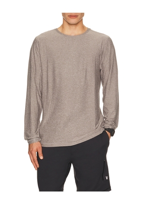 Vuori Strato Tech Long Sleeve Tee in Grey. Size S. Also in M, L, XL/1X, XXL/2X.