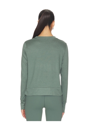 Vuori Daydream Crew Long Sleeve in Green. Size XS. Also in S, M.