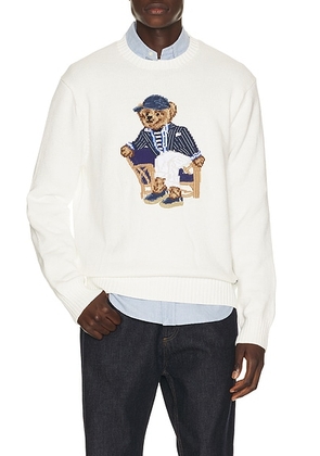 Polo Ralph Lauren Linen Cotton Novelty Newport Bear Crewneck Sweater in Deckwash White - White. Size M (also in L, XL/1X, XXL/2X).