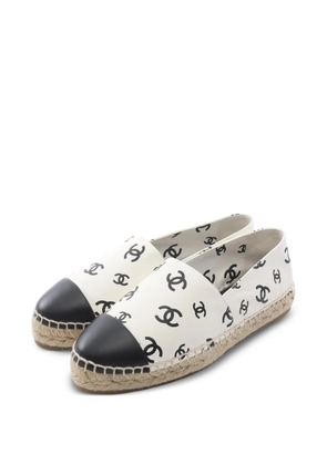 CHANEL Pre-Owned 1986-1988 Coco Mark espadrilles - White