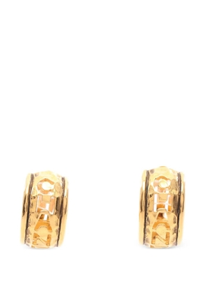 CHANEL Pre-Owned 1986-1988 cut-out-logo clip-on hoop earrings - Gold