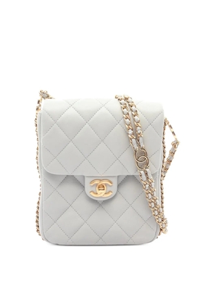 CHANEL Pre-Owned 2021 quilted chain-link shoulder bag - Grey
