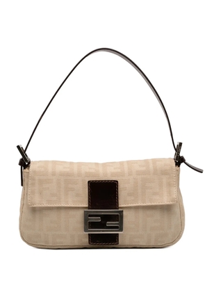 Fendi Pre-Owned 2000-2010 Zucca Canvas Baguette shoulder bag - Neutrals