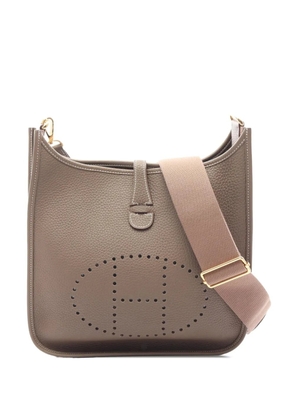 Hermès Pre-Owned 2023 Clemence Evelyne III PM crossbody bag - Brown