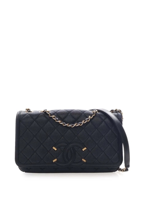 CHANEL Pre-Owned 2016-2017 Medium Quilted Caviar CC Filigree Flap crossbody bag - Black