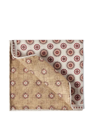 Brunello Cucinelli silk pocket square with medallion design - Neutrals