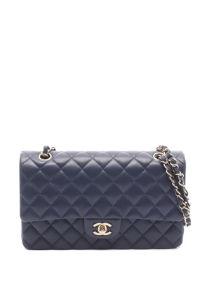 CHANEL Pre-Owned 2021s Matelassé leather shoulder bag - Blue