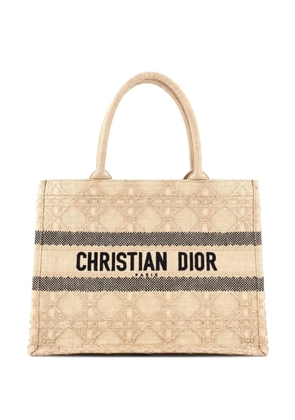 Christian Dior Pre-Owned Book Cannage Embroidered Raffia Medium tote bag - Neutrals
