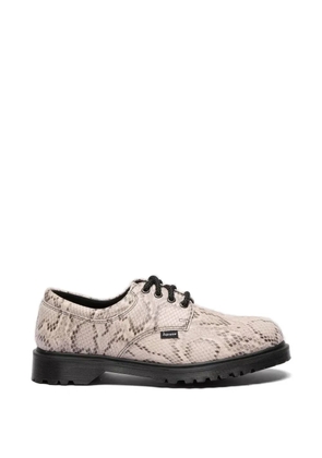 Dr. Martens x Supreme snakeskin-effect shoes - Neutrals