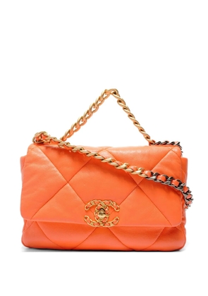 CHANEL Pre-Owned 2020 Chanel 19 Matelassé shoulder bag - Orange