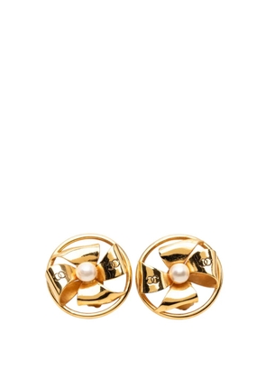 CHANEL Pre-Owned 1990-2010 CC Gold Plated Faux Pearl Round Ribbon Clip On Earrings costume earrings