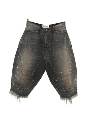 SATOSHI NAKAMOTO paint-splatter frayed-hem shorts - Grey