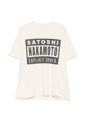 SATOSHI NAKAMOTO logo-print distressed T-shirt - Neutrals