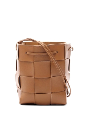 Bottega Veneta Pre-Owned 2010s small Cassette bucket bag - Brown
