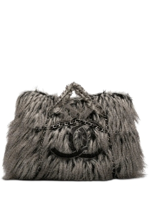 CHANEL Pre-Owned 2010-2011 Faux Fur Arctic Fantasy tote bag - Grey