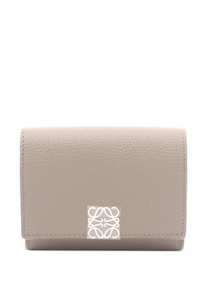 Loewe Pre-Owned 2020 Anagram trifold wallet - Neutrals
