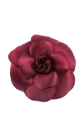 CHANEL Pre-Owned 2000s floral-shaped brooch - Red