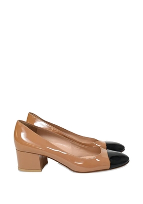 Gianvito Rossi Cap toe pumps - Neutrals
