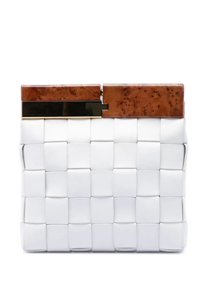Bottega Veneta Pre-Owned 2020-2026 Lambskin Maxi Intrecciato The Snap clutch bag - White