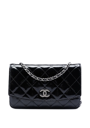 CHANEL Pre-Owned 2011 CC Quilted Patent Brilliant Wallet On Chain crossbody bag - Black
