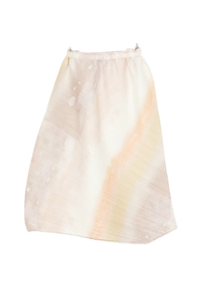 Pleats Please Issey Miyake pleated abstract-print midi skirt - White