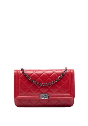 CHANEL Pre-Owned 2014-2015 Quilted Lambskin Boy Wallet On Chain crossbody bag - Red