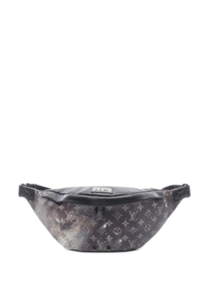 Louis Vuitton Pre-Owned 2021s Discovery Bumbag belt bag - Black