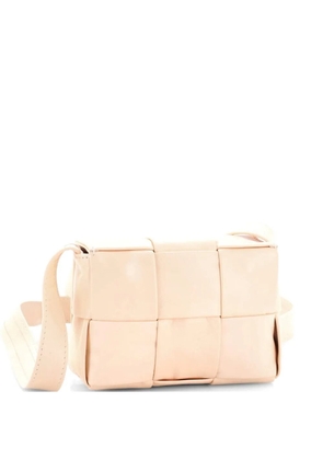 Bottega Veneta Pre-Owned Cassette Maxi Intrecciato Leather Candy crossbody bag - Pink