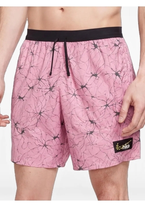 Nike Stride D.Y.E. printed running shorts - Pink