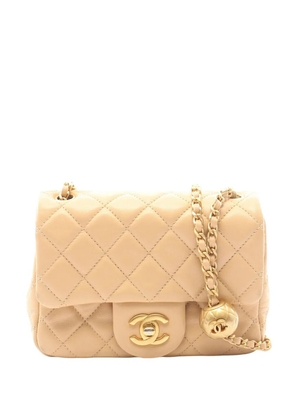 CHANEL Pre-Owned 2021-2026 Mini Square Classic Lambskin Pearl Crush Single Flap crossbody bag - Neutrals